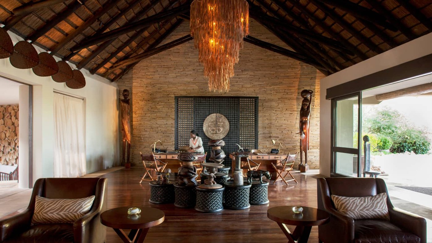 Four Seasons Safari Lodge Serengeti — Guest lounge and dining area.